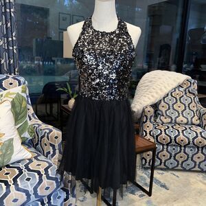 Tawny Black Fit Flate Sequin HALTER Dress Sz L Evening Party New Years New